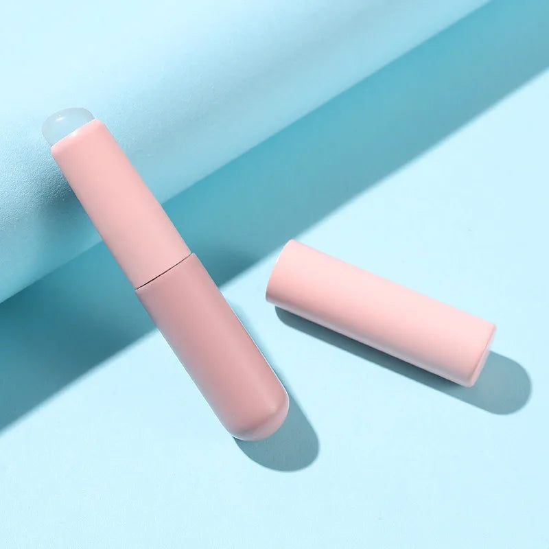 SAMMY Silicone Lip Brush with Cap – Oval Lipstick Applicator