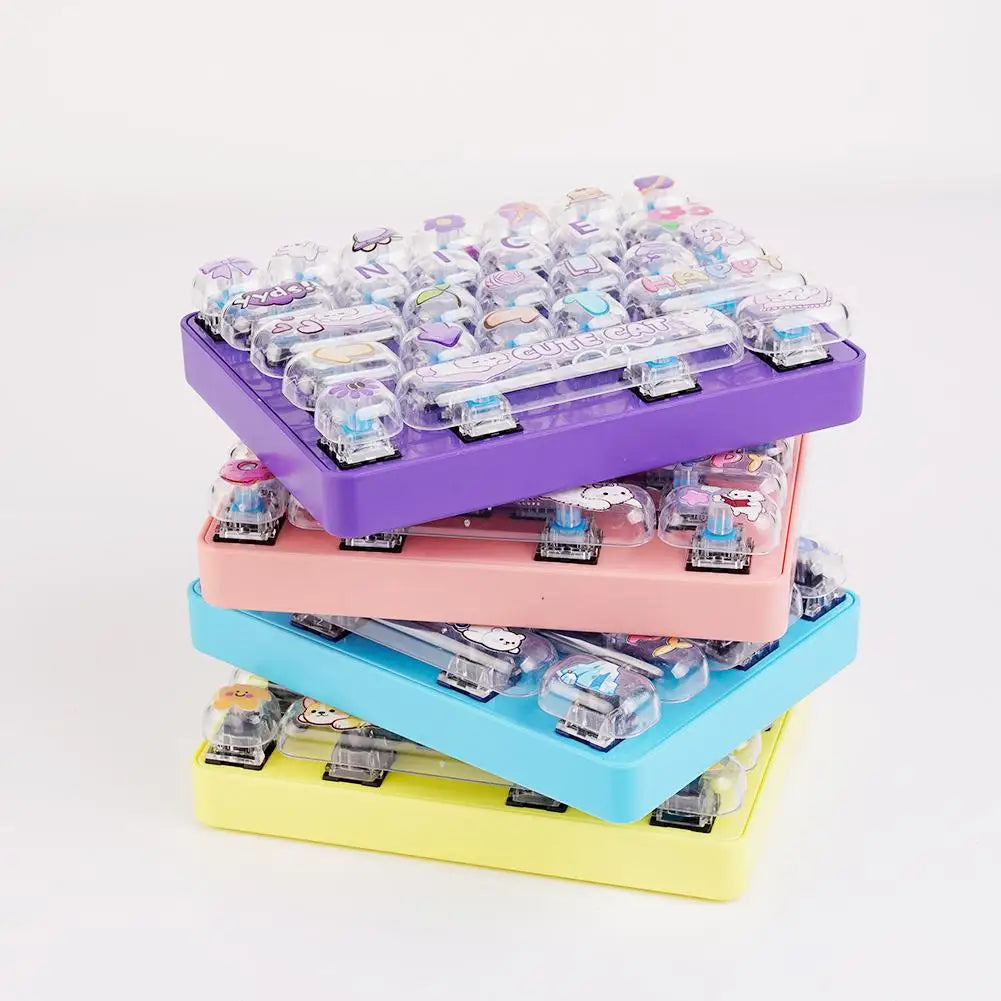 Mini Keyboard Fidget Toy – 26-Key Cute Animal Keychain