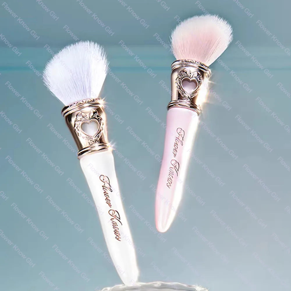 Flower Knows Bunny Garden Blush Brush – Wool Highlighter Tool