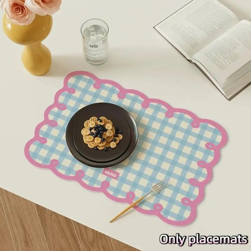Waterproof Gingham PVC Placemat – Scalloped Edge Table Mat