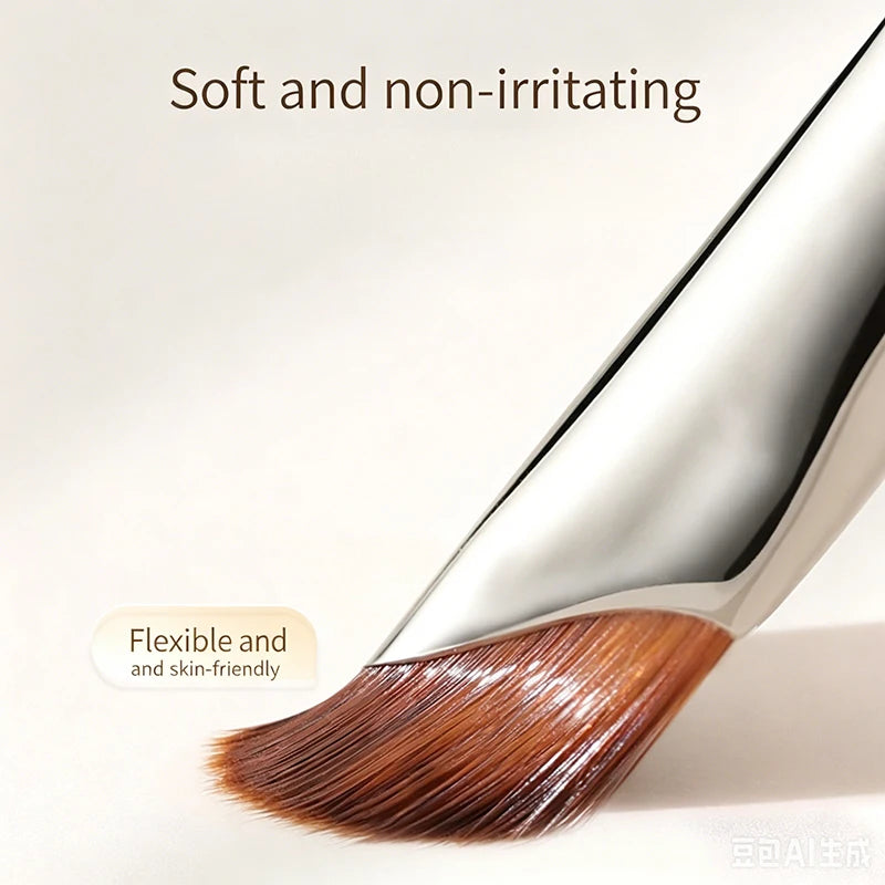 Sickle Blade Eyeliner & Eyebrow Detail Brush – Eye Makeup