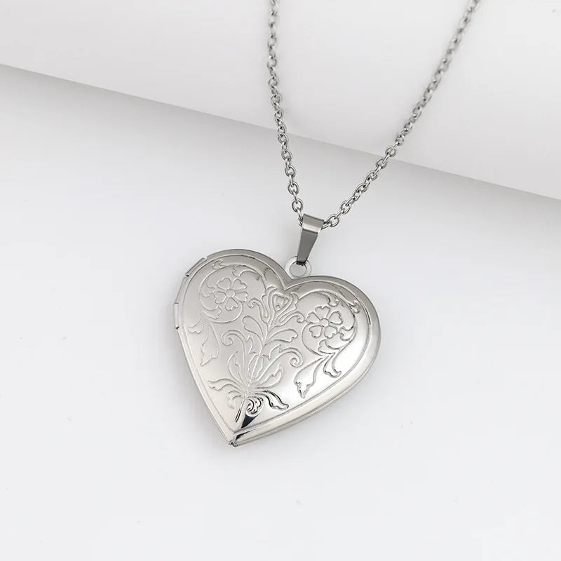18K Gold Plated Floral Heart Locket Necklace – Photo Keepsake