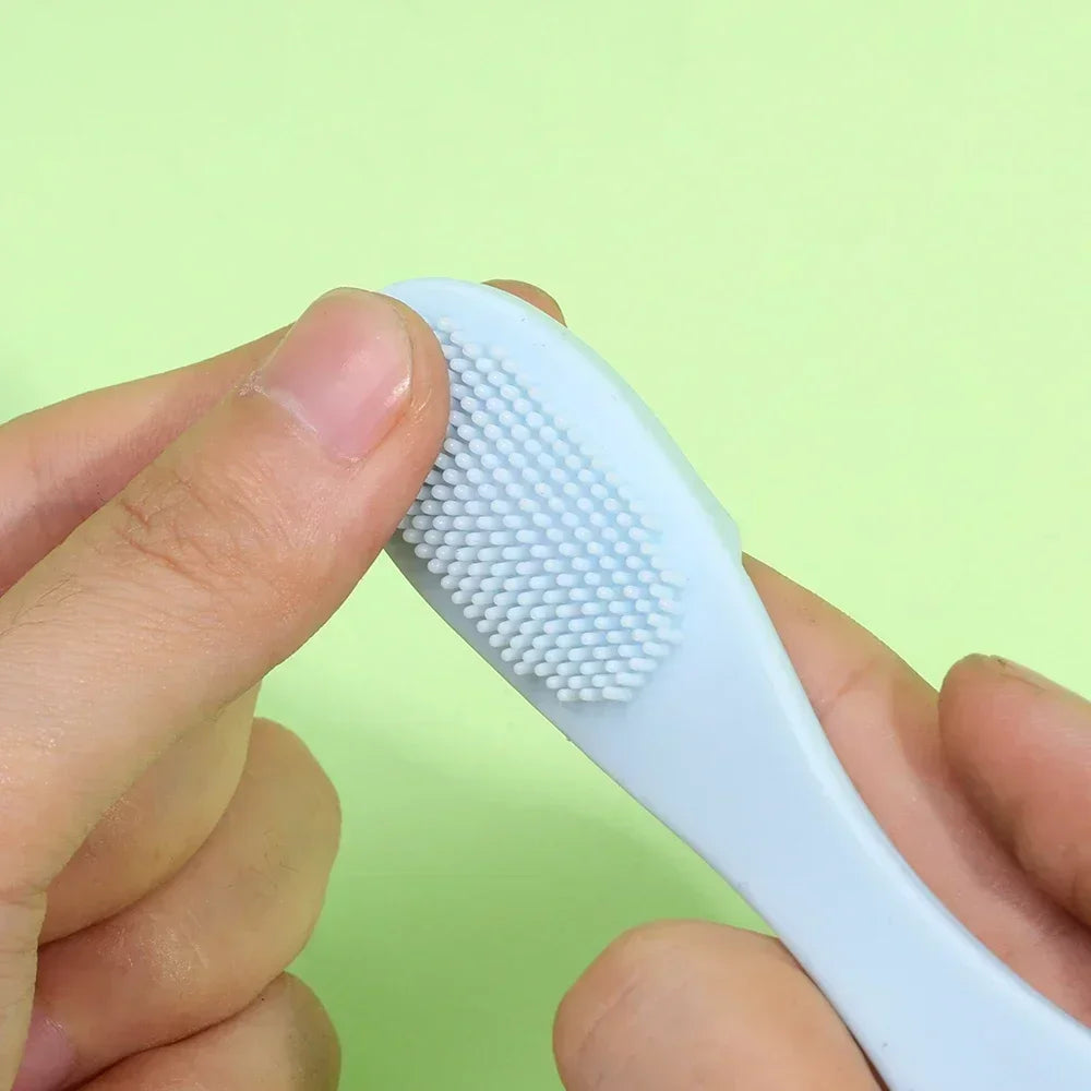 Silicone Nose Scrub Brush – Double-Sided Facial Pore Cleaner